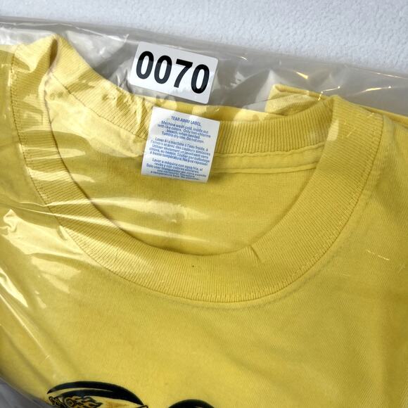 Vintage Port and Company L Yellow Minion y2K Streetwear Grunge T shirt - Picture 8 of 8